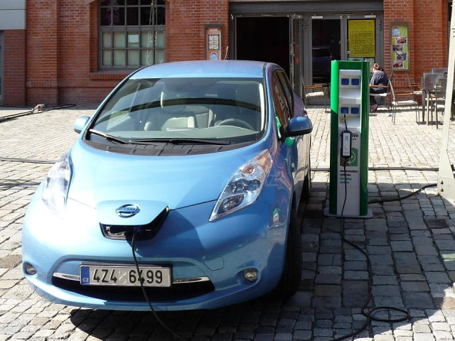 14.9.2011 - Nissan LEAF